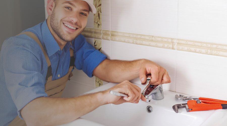 Professional clogged drains services in Lansing, IA